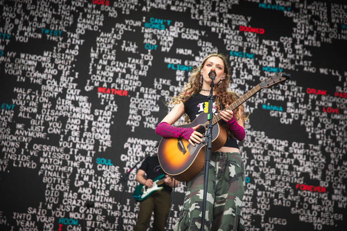 2023-06-30 - Holly Humberstone från Lollapalooza, Stockholm