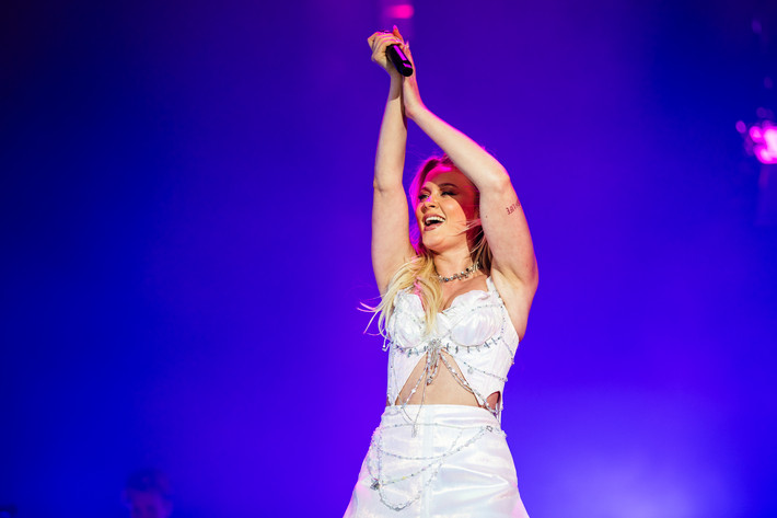 2023-06-30 - Zara Larsson från Lollapalooza, Stockholm