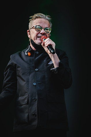 2023-08-10 - Devo från Way Out West, Göteborg