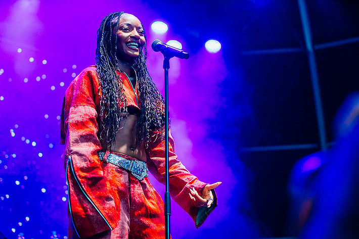 2023-08-10 - Ayra Starr från Way Out West, Göteborg