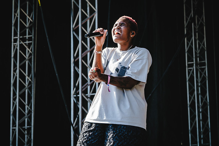 2023-08-11 - Arlo Parks från Way Out West, Göteborg