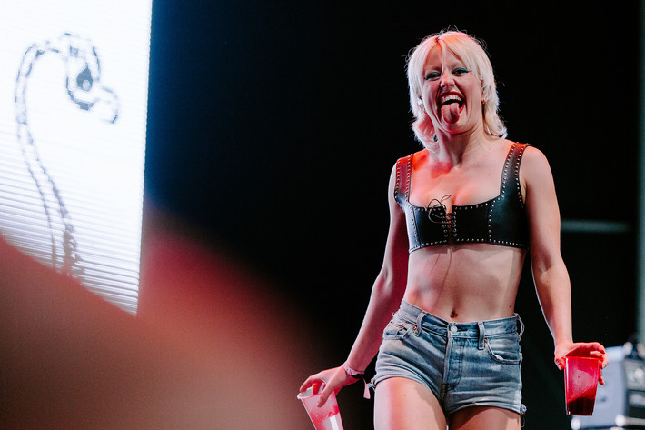 2023-08-11 - Amyl and The Sniffers från Way Out West, Göteborg