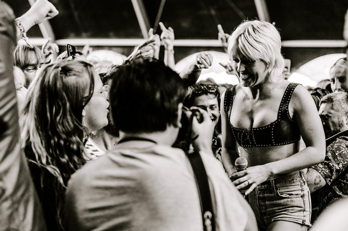 2023-08-11 - Amyl and The Sniffers från Way Out West, Göteborg