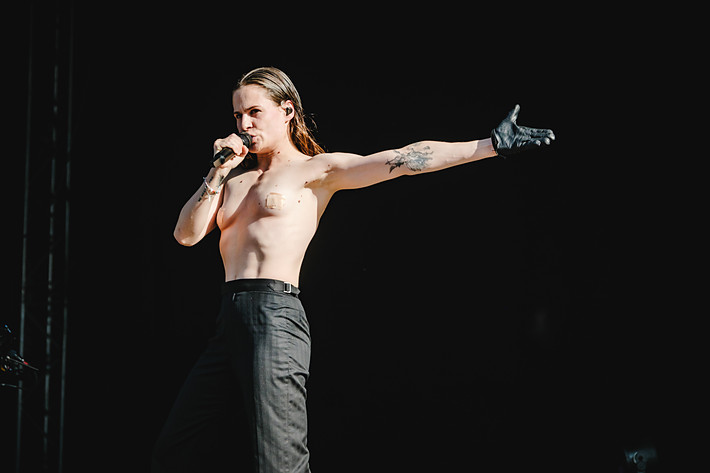 2023-08-11 - Christine and the Queens från Way Out West, Göteborg