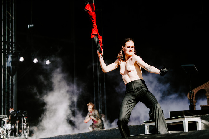 2023-08-11 - Christine and the Queens från Way Out West, Göteborg