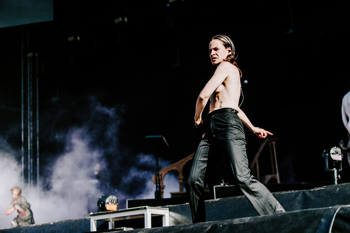 2023-08-11 - Christine and the Queens från Way Out West, Göteborg