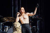 2023-08-11 - Christine and the Queens från Way Out West, Göteborg