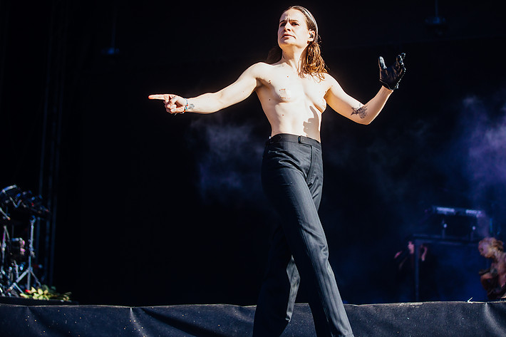 2023-08-11 - Christine and the Queens från Way Out West, Göteborg