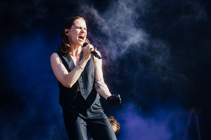 2023-08-11 - Christine and the Queens från Way Out West, Göteborg