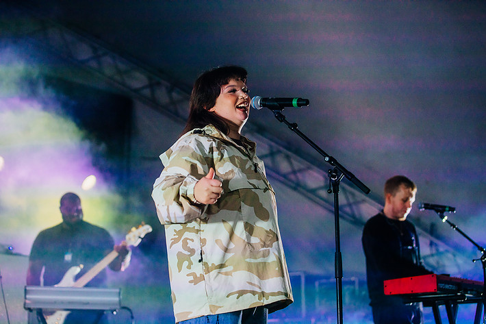2023-08-11 - Lola Young från Way Out West, Göteborg