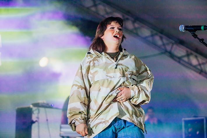 2023-08-11 - Lola Young från Way Out West, Göteborg