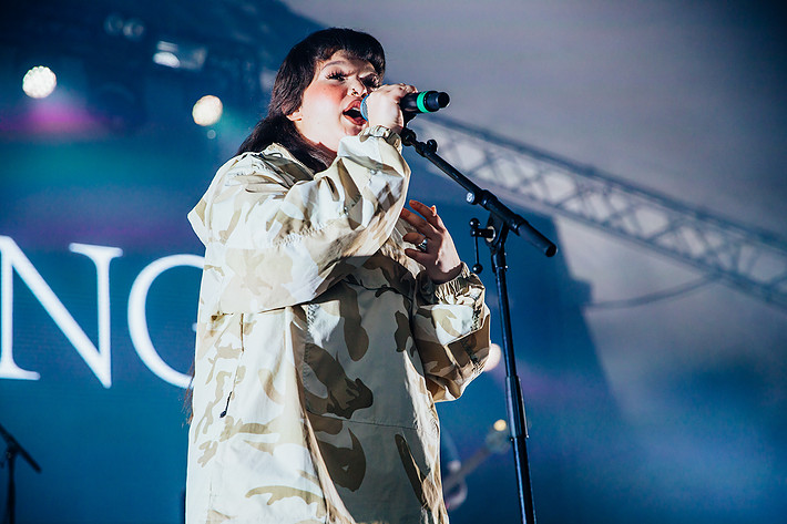 2023-08-11 - Lola Young från Way Out West, Göteborg