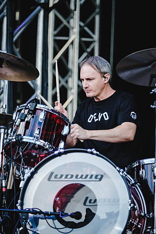2023-08-10 - Devo från Way Out West, Göteborg