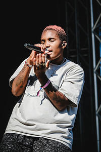 2023-08-11 - Arlo Parks från Way Out West, Göteborg