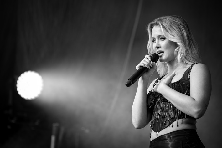 2023-09-08 - Zara Larsson från Bonfire Festival, Linköping