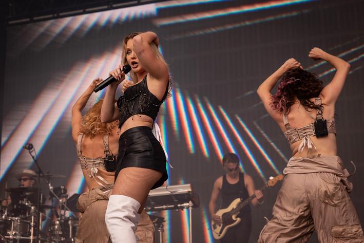 2023-09-08 - Zara Larsson från Bonfire Festival, Linköping