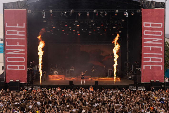 2023-09-08 - Zara Larsson från Bonfire Festival, Linköping