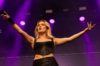 2023-09-08 - Zara Larsson från Bonfire Festival, Linköping