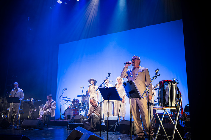 2023-09-09 - Augustifamiljen och Edda Magnason från Stora Teatern, Göteborg