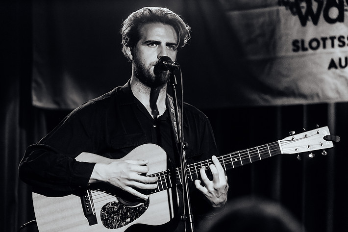 2023-08-11 - Christian Lee Hutson från Way Out West, Göteborg