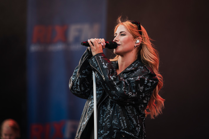 2024-08-14 - Molly Sandén från Gustav Adolfs torg, Stockholm