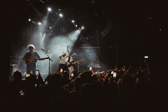 2024-10-18 - Shout Out Louds från Pustervik, Göteborg
