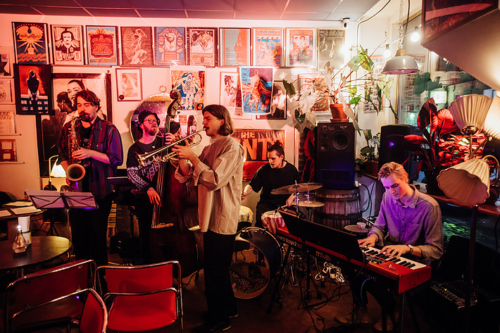 2024-11-13 - People In Orbit från Dirty Records, Göteborg