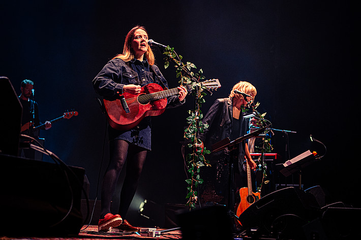 2025-04-28 - När Tåget Lämnar Perrongen - Ellen Sundberg & Ellinor Brolin i Kjell Höglunds spår från Kulturhuset, Stockholm