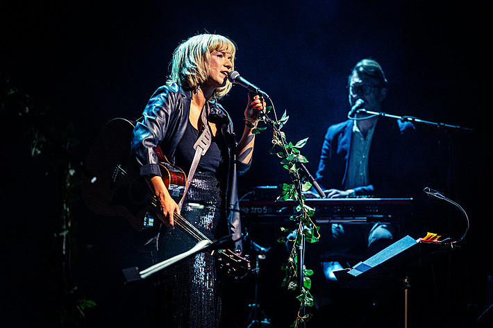 2025-04-28 - När Tåget Lämnar Perrongen - Ellen Sundberg & Ellinor Brolin i Kjell Höglunds spår från Kulturhuset, Stockholm