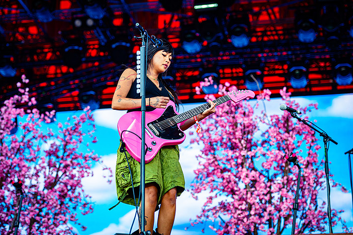 2025-07-03 - Beabadoobee från Roskildefestivalen, Roskilde