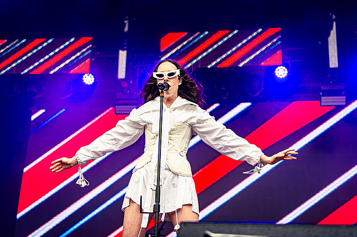 2025-07-04 - Allie X från Roskildefestivalen, Roskilde