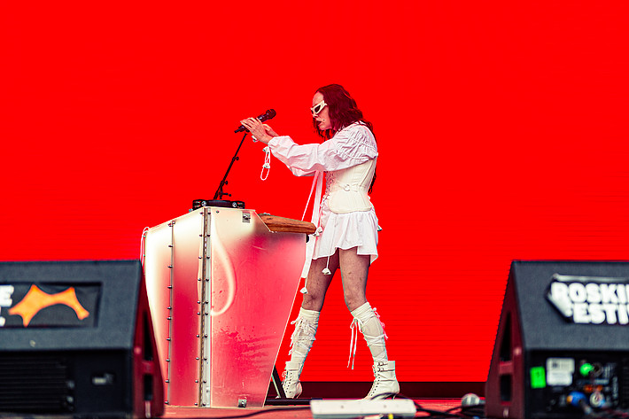 2025-07-04 - Allie X från Roskildefestivalen, Roskilde