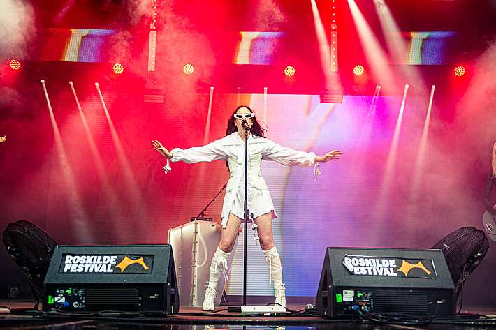 2025-07-04 - Allie X från Roskildefestivalen, Roskilde