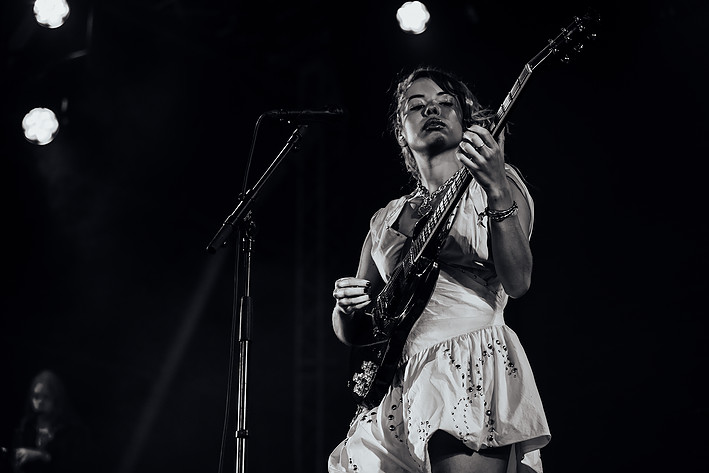 2025-08-07 - Nilüfer Yanya från Way Out West, Göteborg