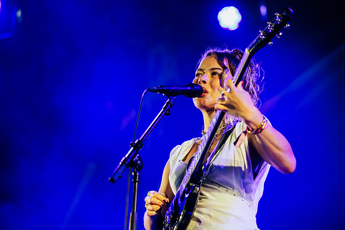 2025-08-07 - Nilüfer Yanya från Way Out West, Göteborg