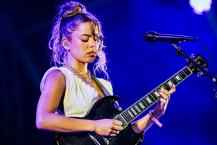 2025-08-07 - Nilüfer Yanya från Way Out West, Göteborg