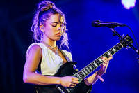 2025-08-07 - Nilüfer Yanya från Way Out West, Göteborg