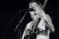 2025-08-07 - Nilüfer Yanya från Way Out West, Göteborg