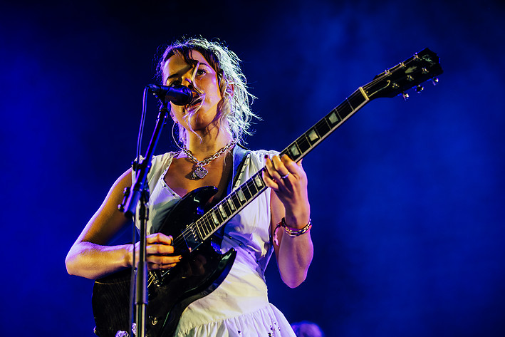 2025-08-07 - Nilüfer Yanya från Way Out West, Göteborg