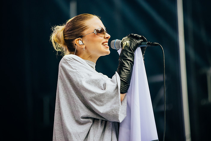 2025-08-07 - Becky & The Birds från Way Out West, Göteborg