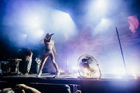 2025-08-08 - Wet Leg från Way Out West, Göteborg