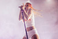 2025-08-08 - Wet Leg från Way Out West, Göteborg