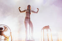 2025-08-08 - Wet Leg från Way Out West, Göteborg