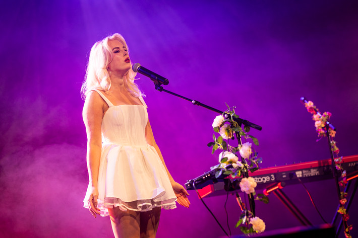 2025-08-16 - Holly Macve från Parkenfestivalen, Bodø