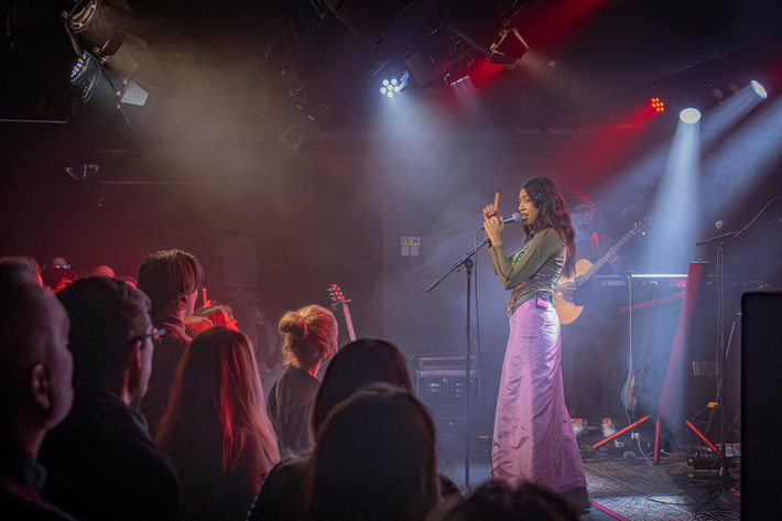 2025-11-10 - Hope Tala från Debaser Nova, Stockholm