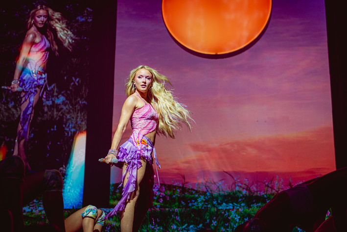 2025-11-28 - Zara Larsson från Avicii Arena, Stockholm